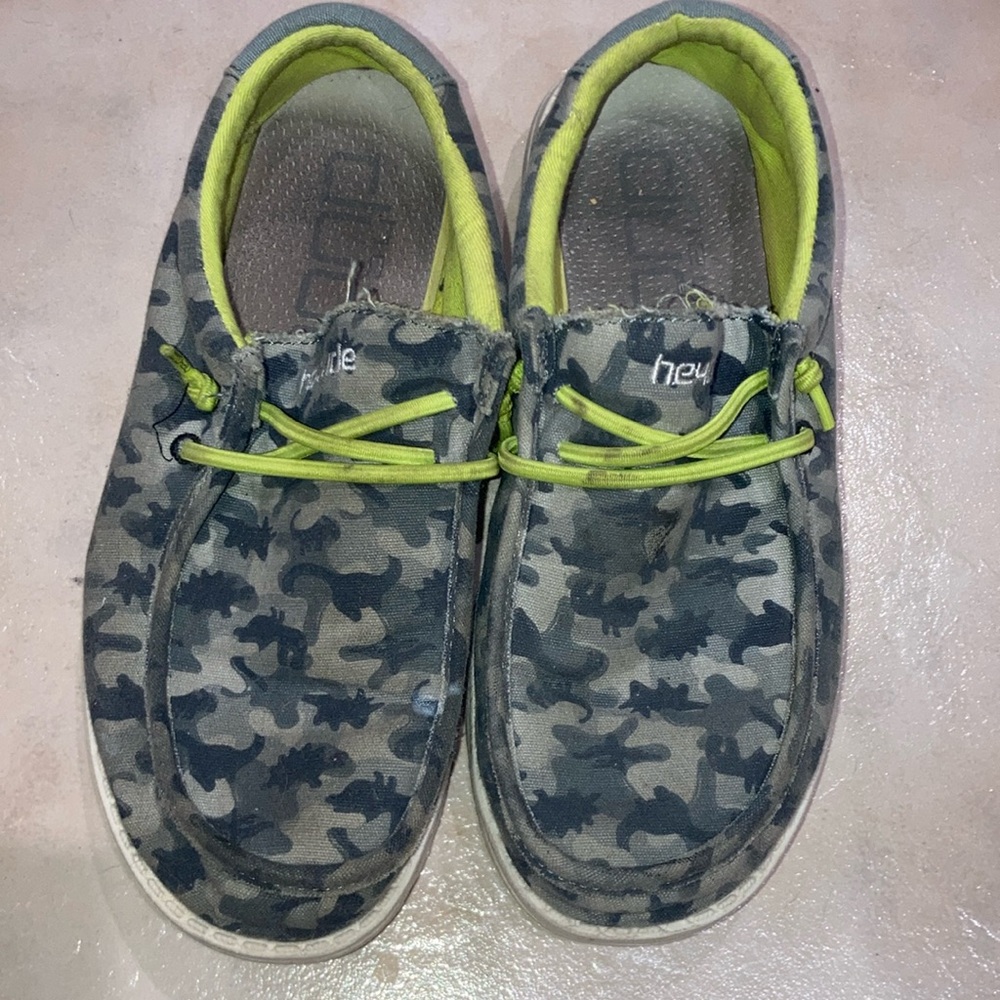 Hey Dude® Wally Camodino Kid Shoes – Unisex - in Size Y5/ L6